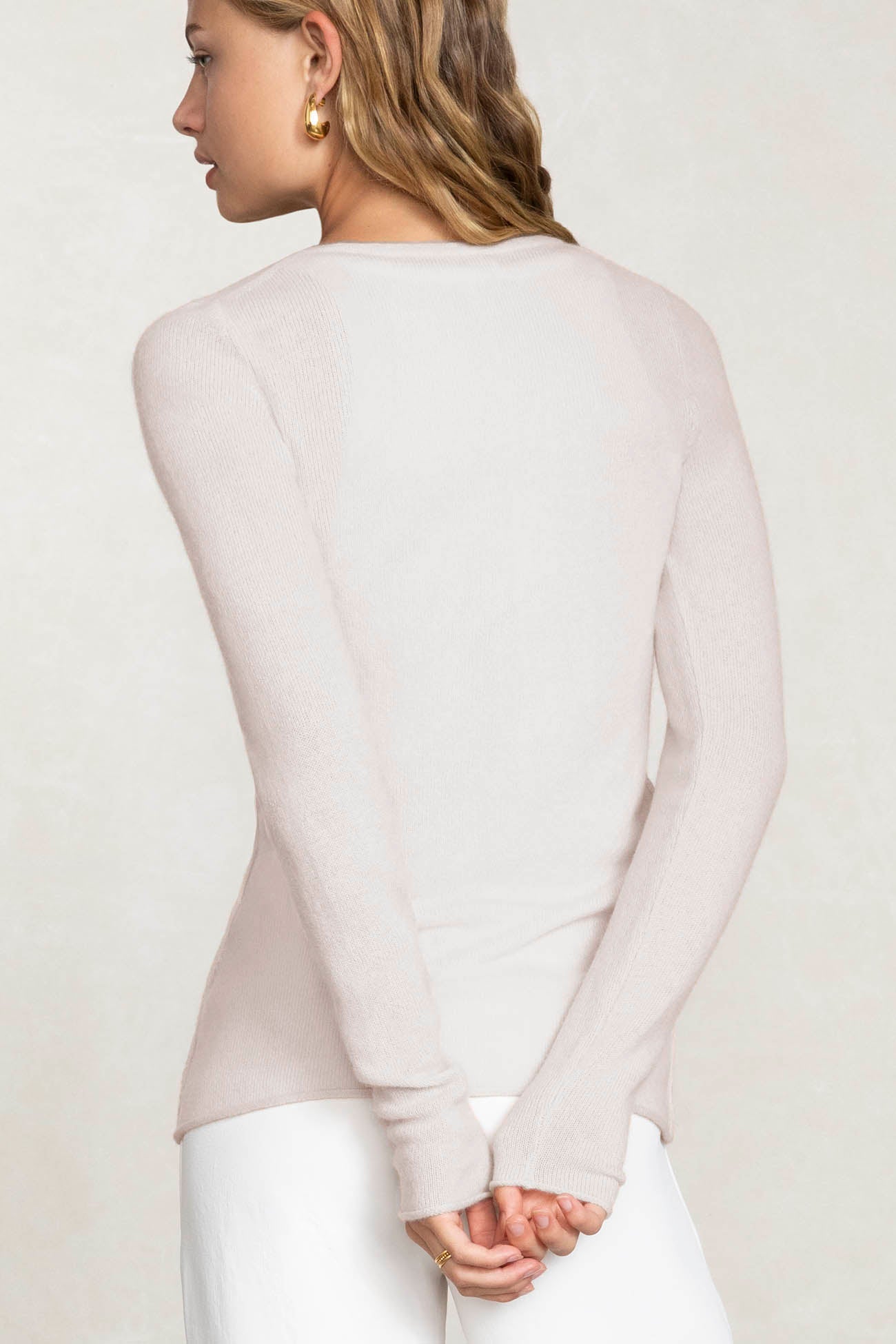 MADDIE FITTED CREWNECK CASHMERE SWEATER