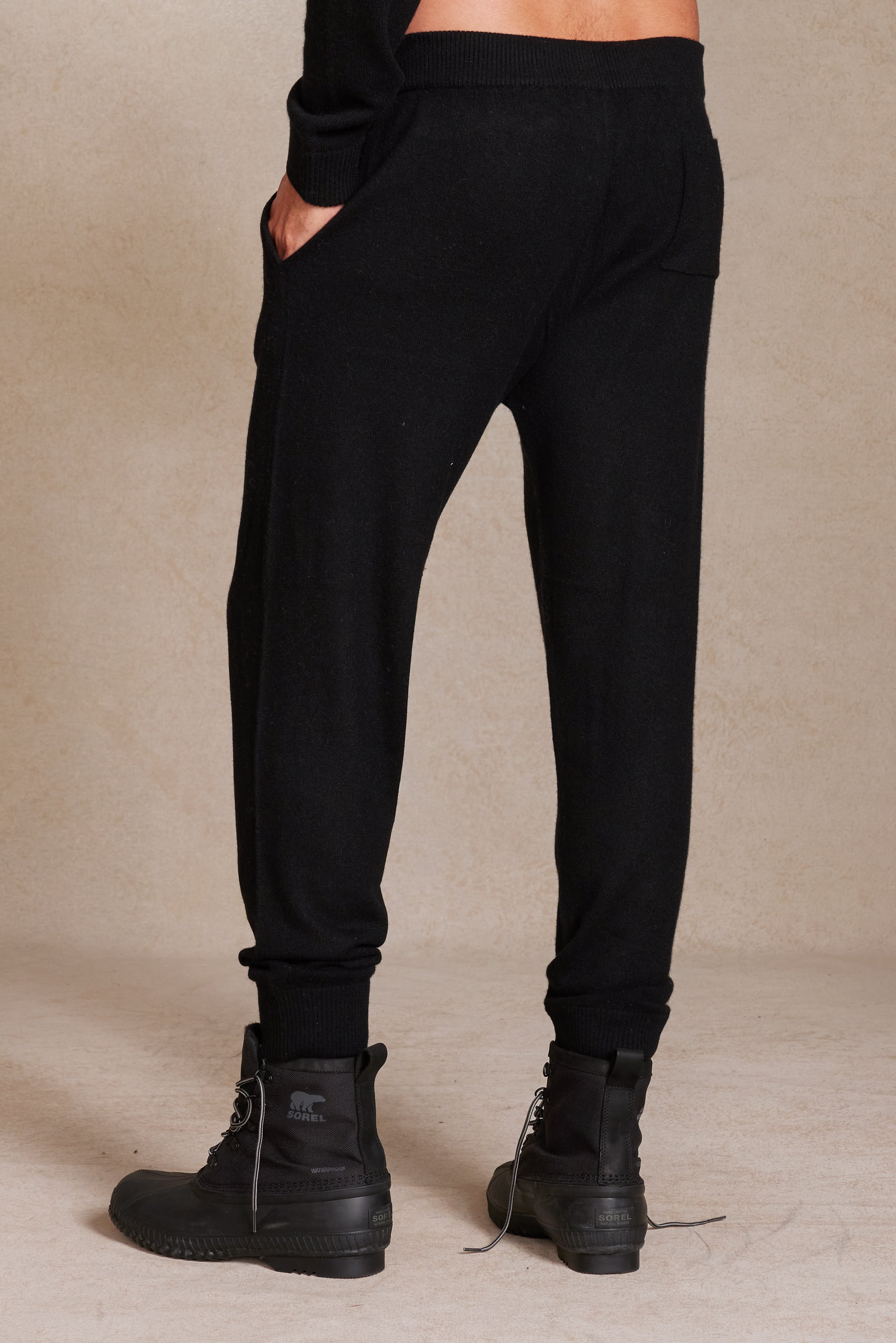 Cashmere joggers 2024 black