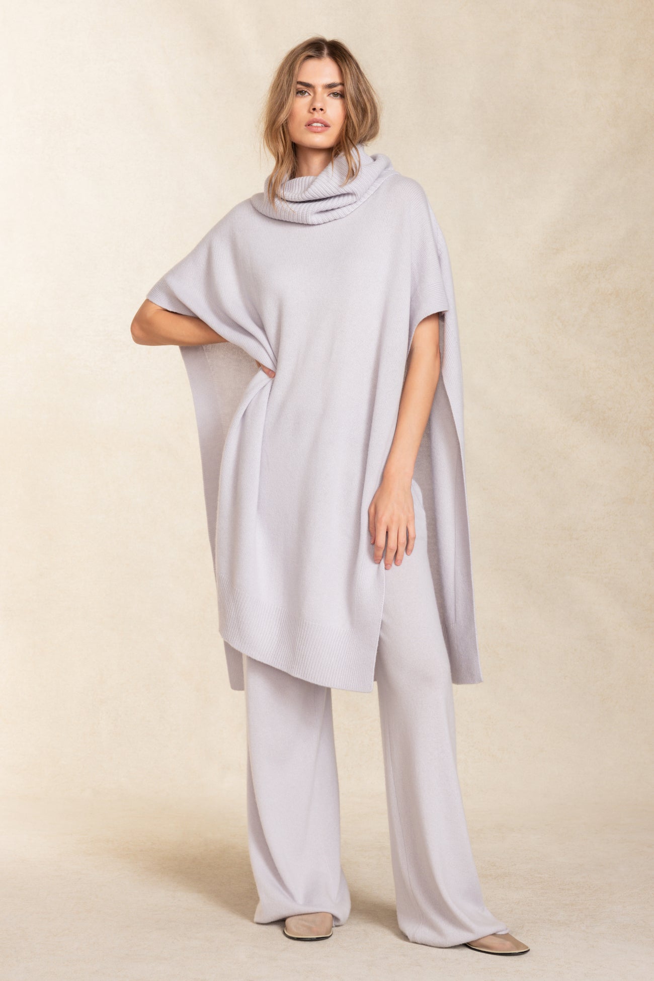 White 2024 cashmere cape