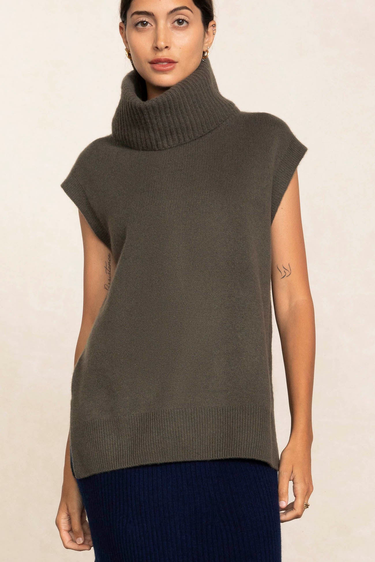 Sleeveless Cashmere Knit Turtleneck Top