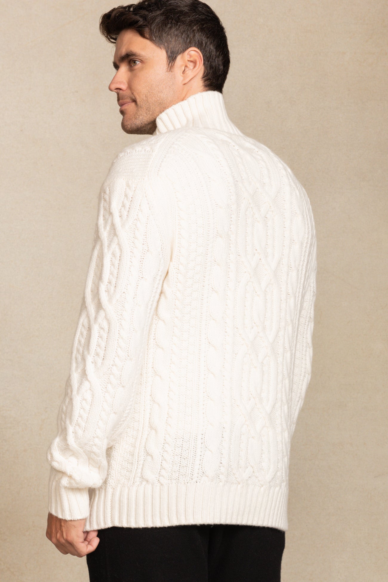 White cable knit outlet turtleneck sweater mens