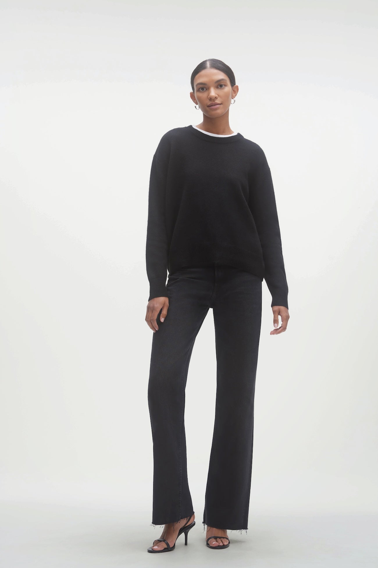 Women's black crew neck cashmere outlet sweater